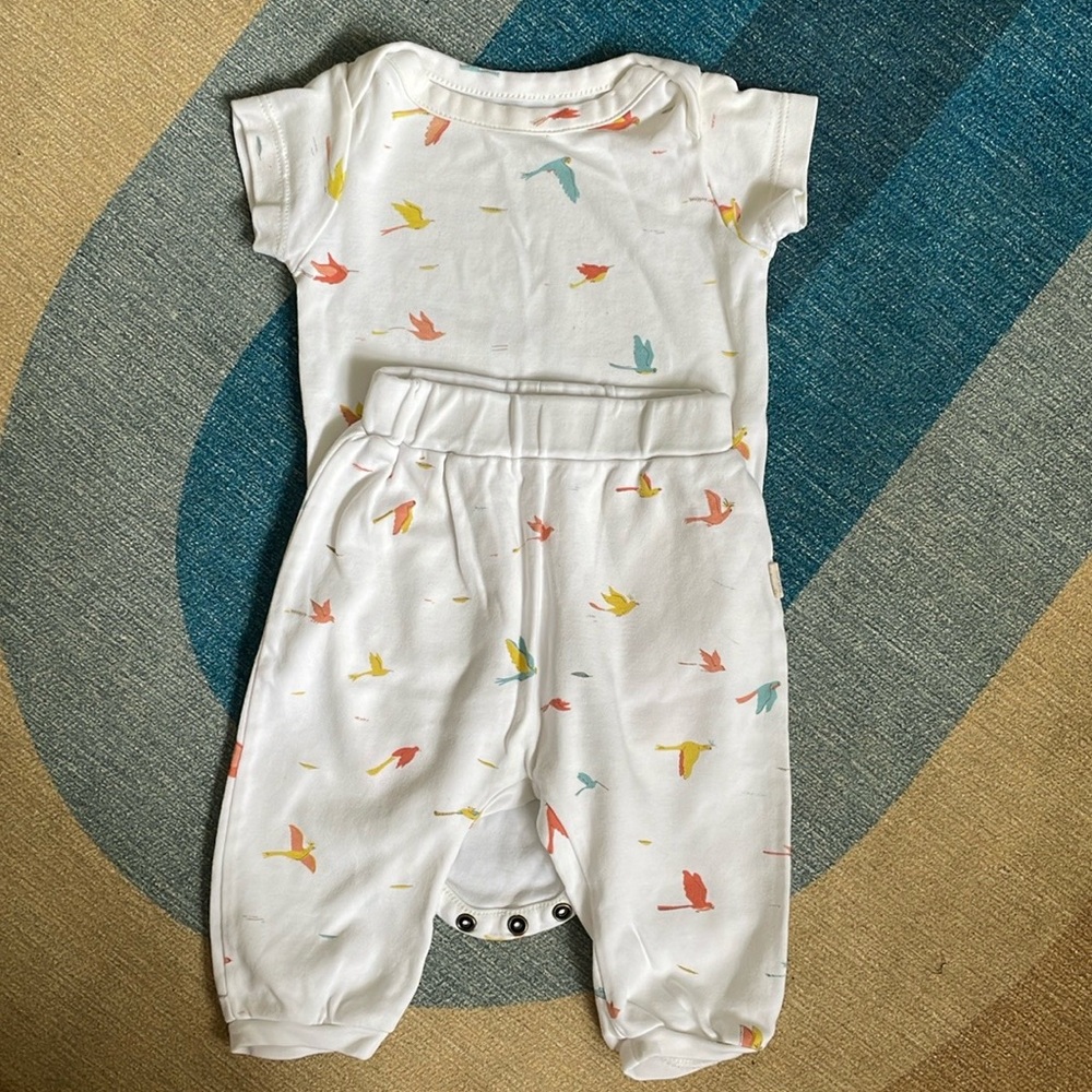 Red Caribou set 0-3 months
